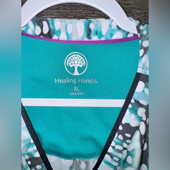 Premiere by Healing Hands Women’s Print Top - Picture 2 of 2